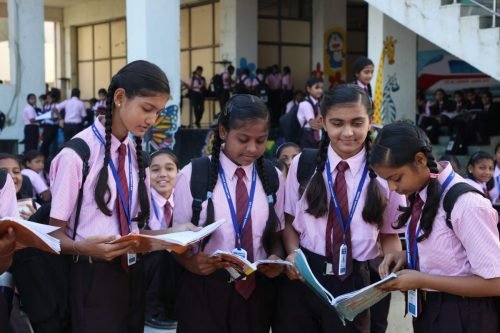 Campus-candid-2019-20-17-scaled